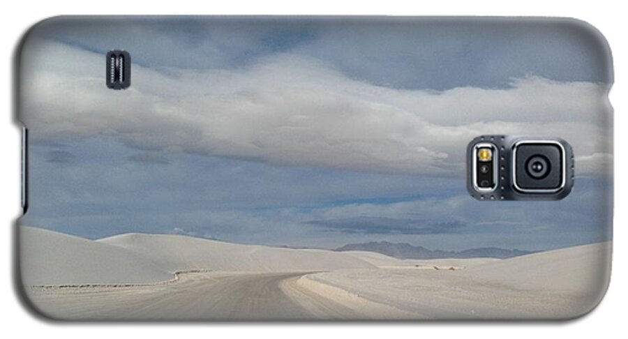 White Sands National Park Galaxy S5 Case featuring the photograph White Sands Road by Jeff Hubbard