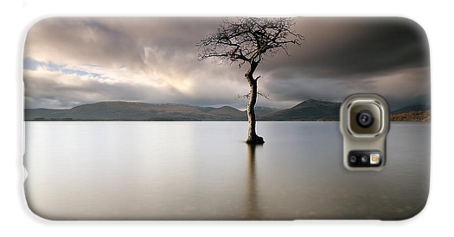 Loch Lomond Galaxy S6 Case featuring the photograph Loch Lomond Lone Tree by Grant Glendinning