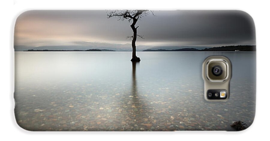  Tree Galaxy S6 Case featuring the photograph Lone Tree Loch Lomond by Grant Glendinning