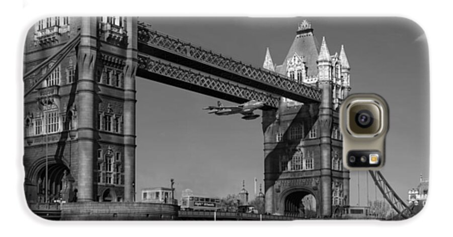Tower Bridge Galaxy S6 Case featuring the photograph Seven seconds - the Tower Bridge Hawker Hunter incident BW versio by Gary Eason