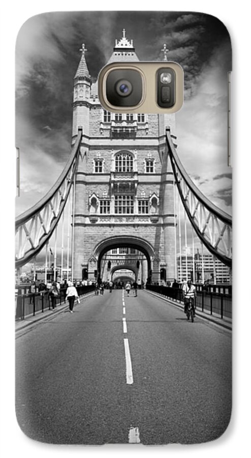 Tower Bridge Galaxy S7 Case featuring the photograph Tower Bridge in London #3 by Chevy Fleet