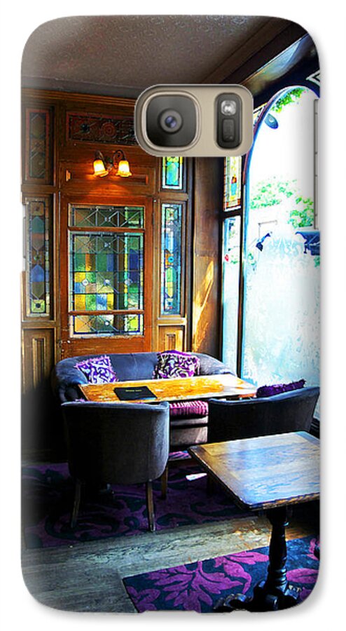 Warwick Castle Pub Interior Galaxy S7 Case featuring the photograph Afternoon Diversion by Cheri Randolph