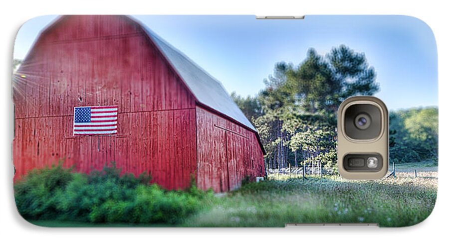 Michigan Galaxy S7 Case featuring the photograph American Barn by Sebastian Musial