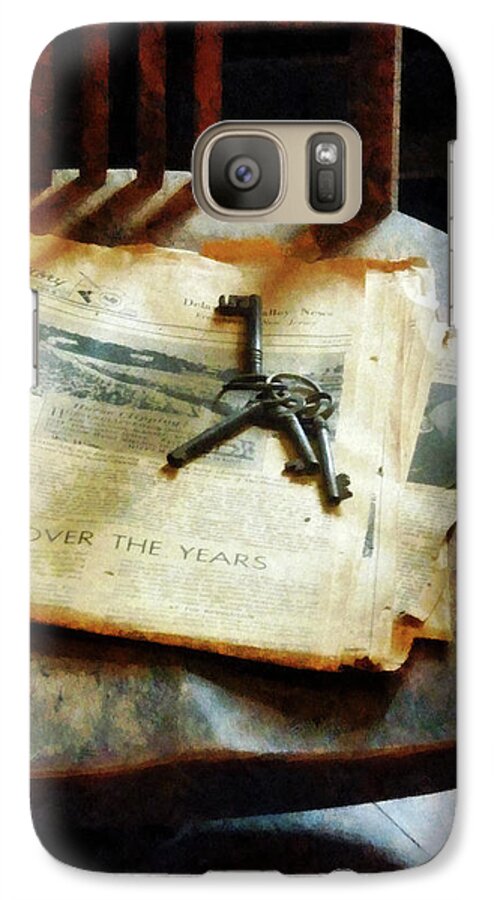 Keys Galaxy S7 Case featuring the photograph Antique Keys on Newspaper by Susan Savad