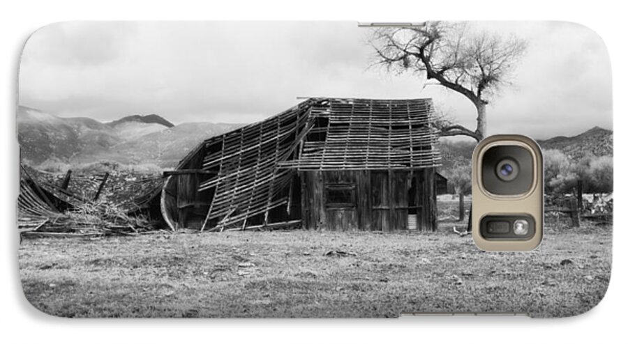 Kern Galaxy S7 Case featuring the photograph Barn in the Spring Sierras by Hugh Smith