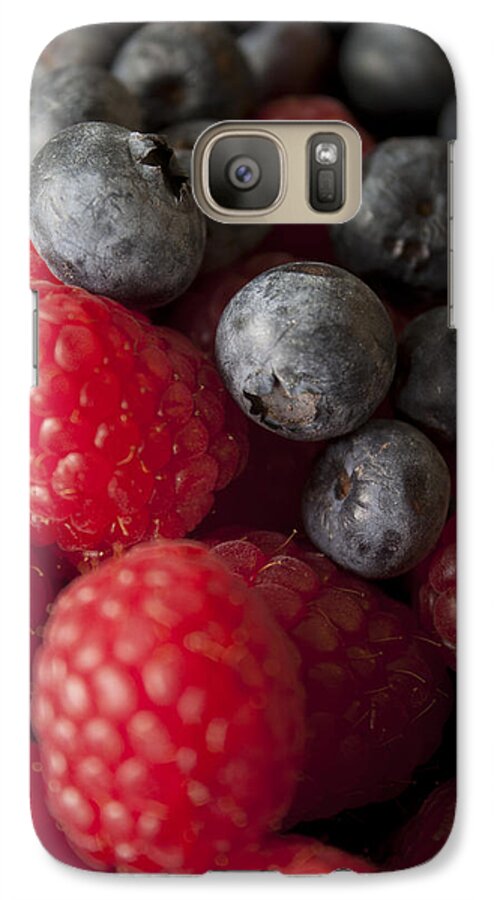 Berries Galaxy S7 Case featuring the photograph Berries by Ivete Basso Photography