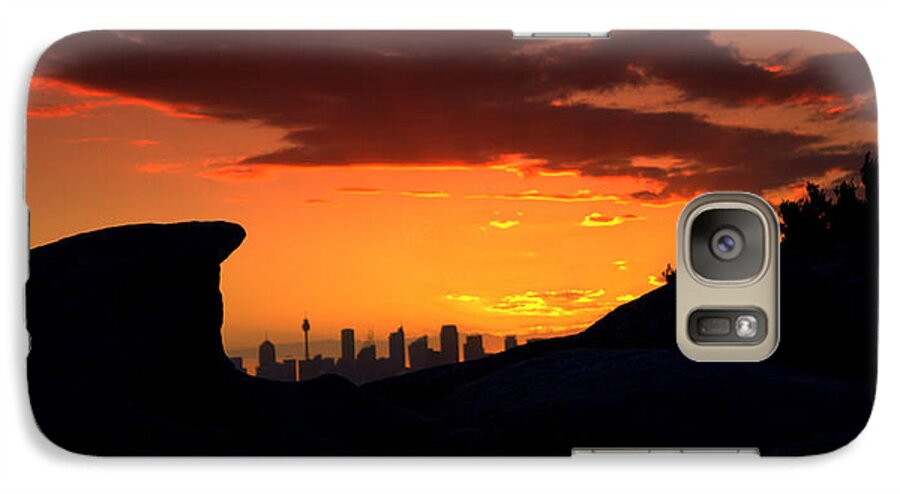 City Galaxy S7 Case featuring the photograph City in a palm of rock by Miroslava Jurcik