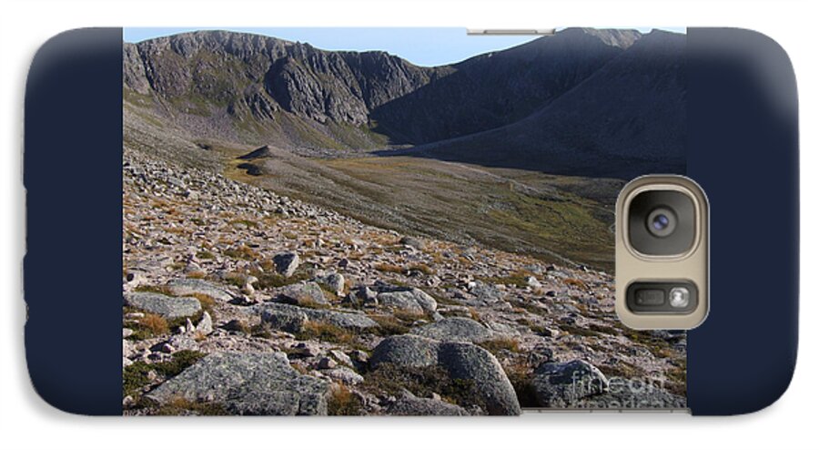 Coire Sneachda Galaxy S7 Case featuring the photograph Coire an t' Sneachda - Cairngorm Mountains by Phil Banks