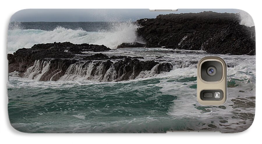 Hawaii Galaxy S7 Case featuring the photograph Crashing Surf by Suzanne Luft