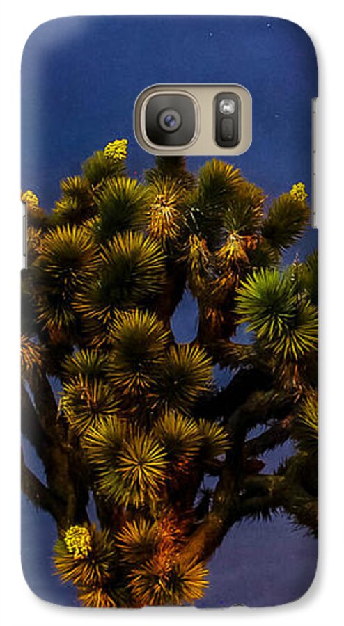 Joshua Tree Night Galaxy S7 Case featuring the photograph Edge of Town by Angela J Wright