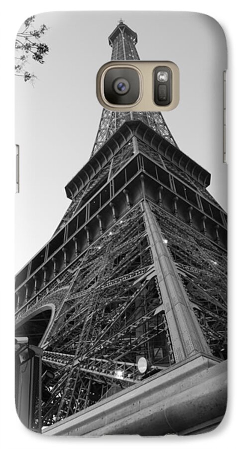 Eiffel Tower Galaxy S7 Case featuring the photograph Eiffel Tower in Black and White by Jennifer Ancker