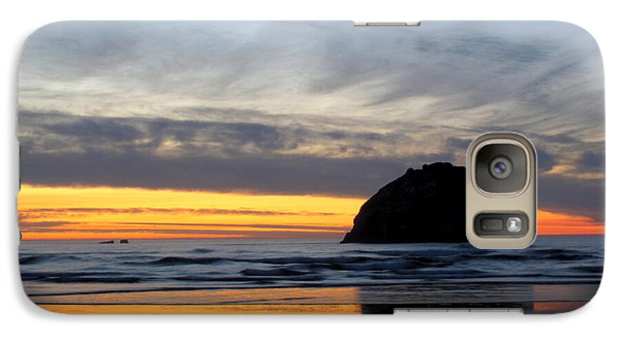 Bandon Galaxy S7 Case featuring the photograph Face Rock Streaks by Suzy Piatt
