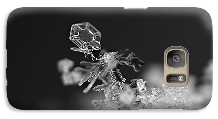 Snowman Galaxy S7 Case featuring the photograph Falling Snowman by Rona Black