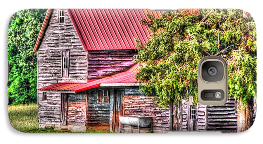 Old House Galaxy S7 Case featuring the photograph From the Past by Linda Segerson