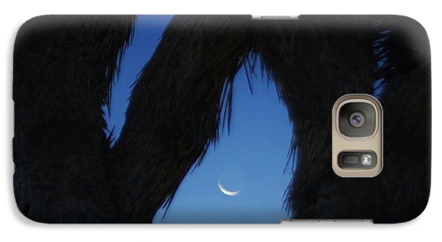Night Galaxy S7 Case featuring the photograph In-BeTweeN by Angela J Wright
