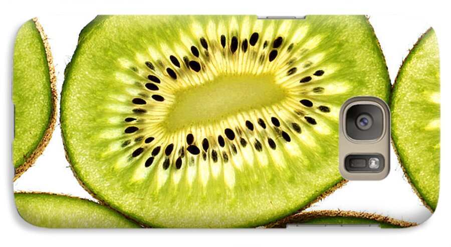 Close Galaxy S7 Case featuring the photograph Kiwi fruit III by Paul Ge