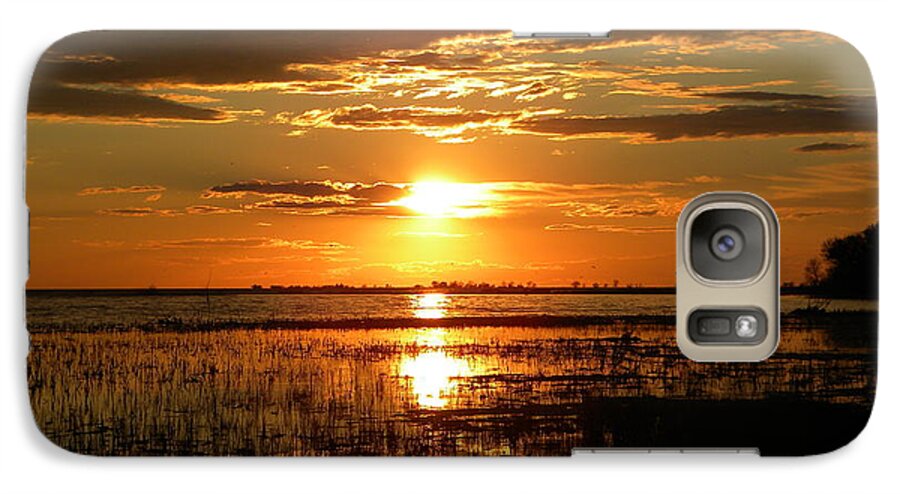 Lake Sunset Galaxy S7 Case featuring the photograph Manitoba Sunset by James Petersen