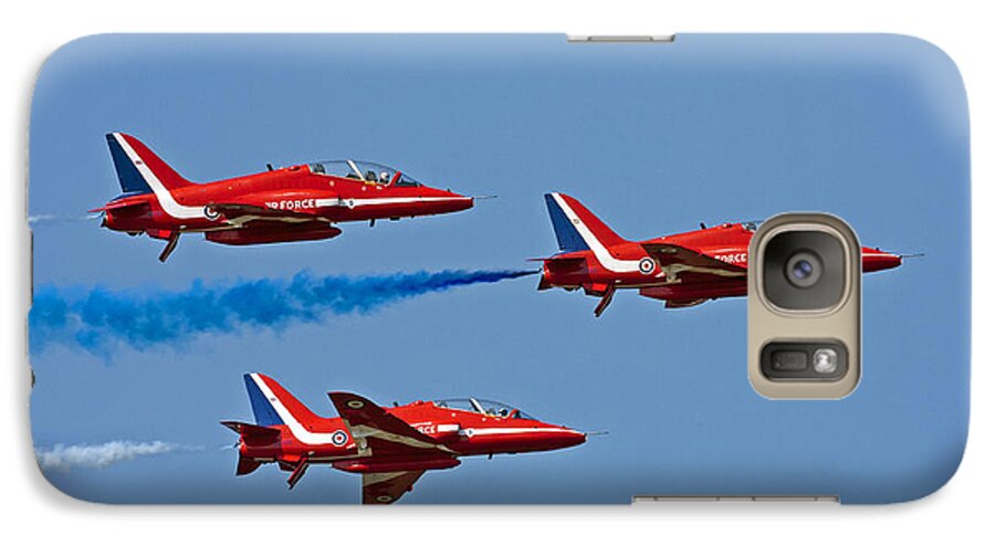 Redarrows Galaxy S7 Case featuring the photograph Red Arrows by Paul Scoullar