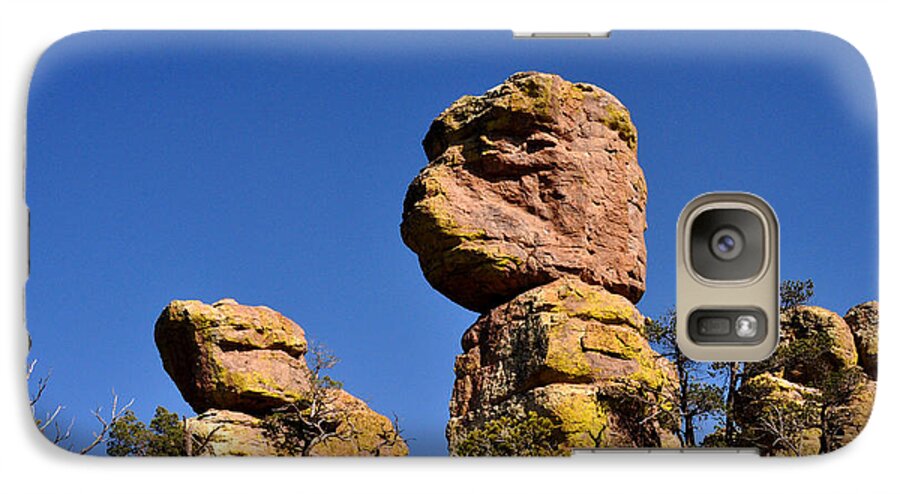 Mountain Photography Galaxy S7 Case featuring the photograph Red rocks in the Chiracahua Mountains by Diane Lent