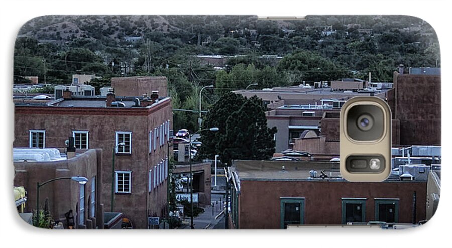 New Mexico Galaxy S7 Case featuring the photograph Santa Fe Evening Rooftops by John Hansen