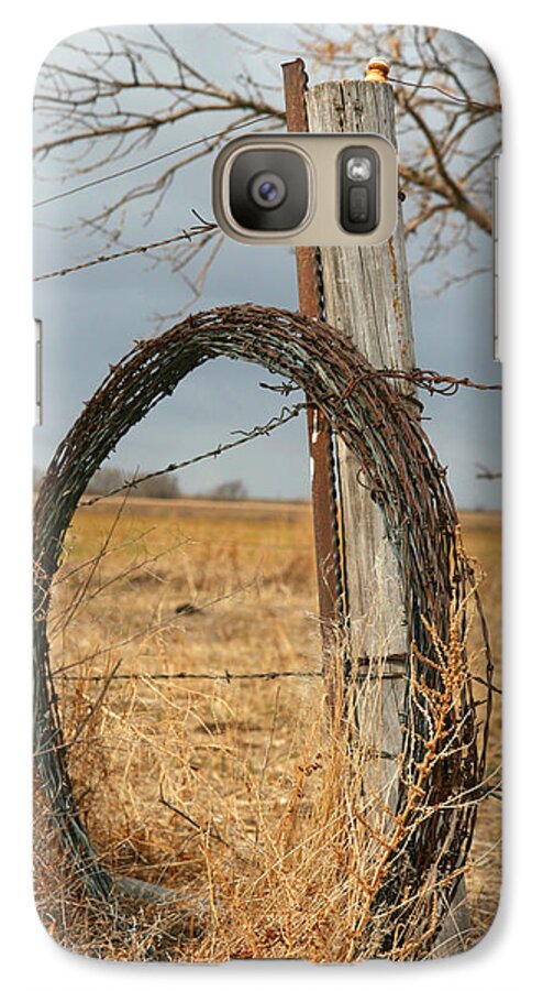 Rolled Wire Galaxy S7 Case featuring the photograph Time to Work by Shirley Heier