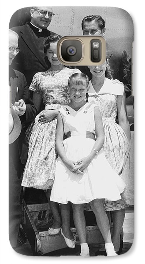 1958 Galaxy S7 Case featuring the photograph Welk And The Lennon Sisters by Underwood Archives