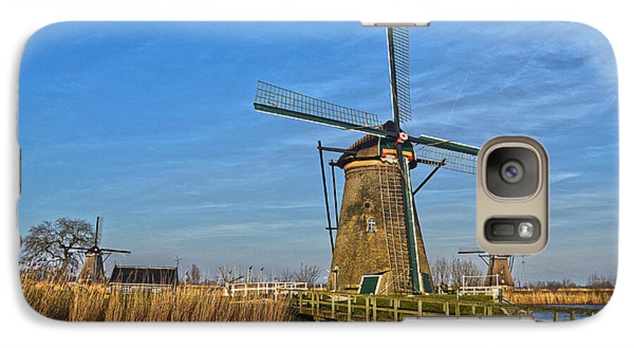 Windmills Galaxy S7 Case featuring the photograph Windmills And Bridge Near Kinderdijk by Frans Blok