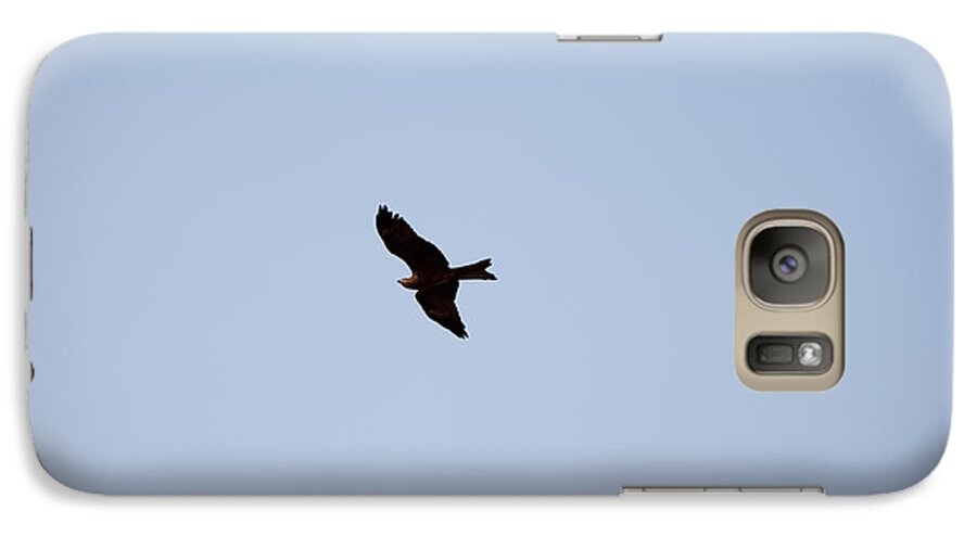 Kite Galaxy S7 Case featuring the photograph A kite flying high in the sky by Ashish Agarwal