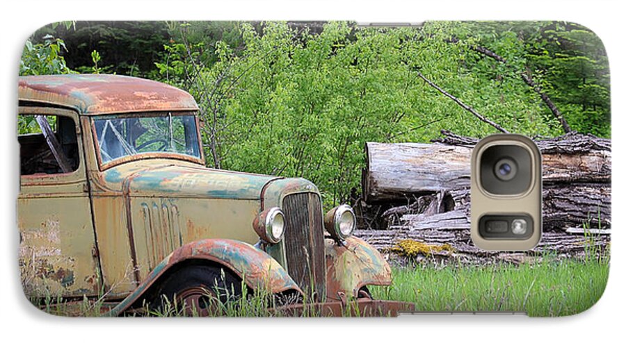 Abandoned Truck Galaxy S7 Case featuring the photograph Abandoned by Steve McKinzie