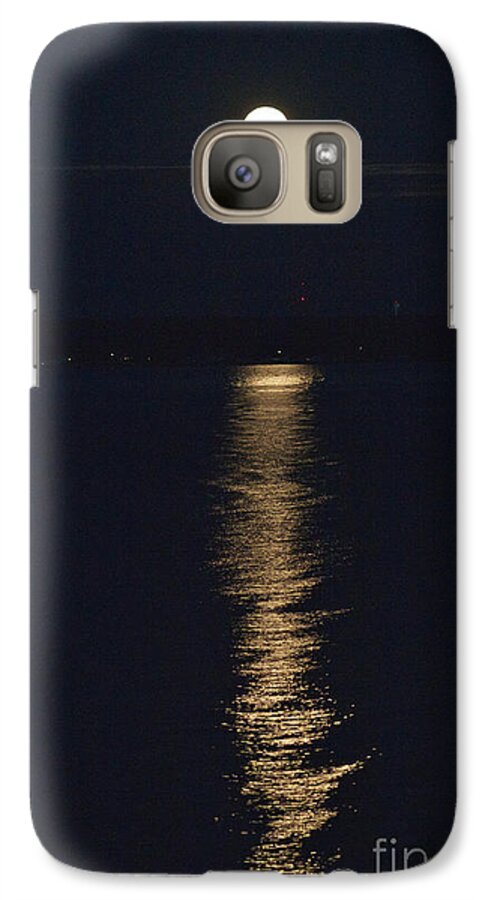 Moon Galaxy S7 Case featuring the photograph Moon over Seneca Lake by William Norton