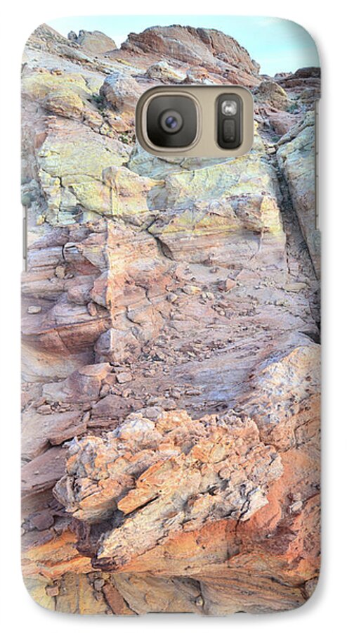 Valley Of Fire State Park Galaxy S7 Case featuring the photograph Multicolored Sandstone in Valley of Fire #38 by Ray Mathis