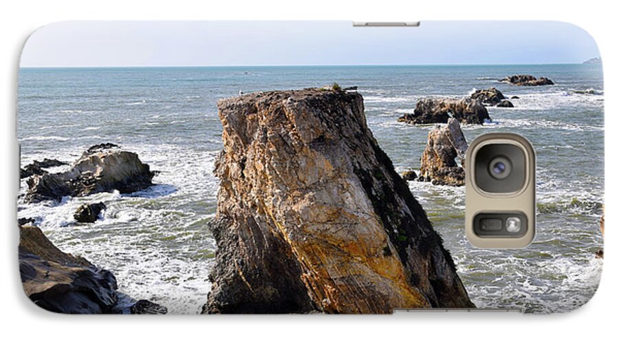  Barbara Snyder Galaxy S7 Case featuring the photograph Big Rocks in Grey Water by Barbara Snyder