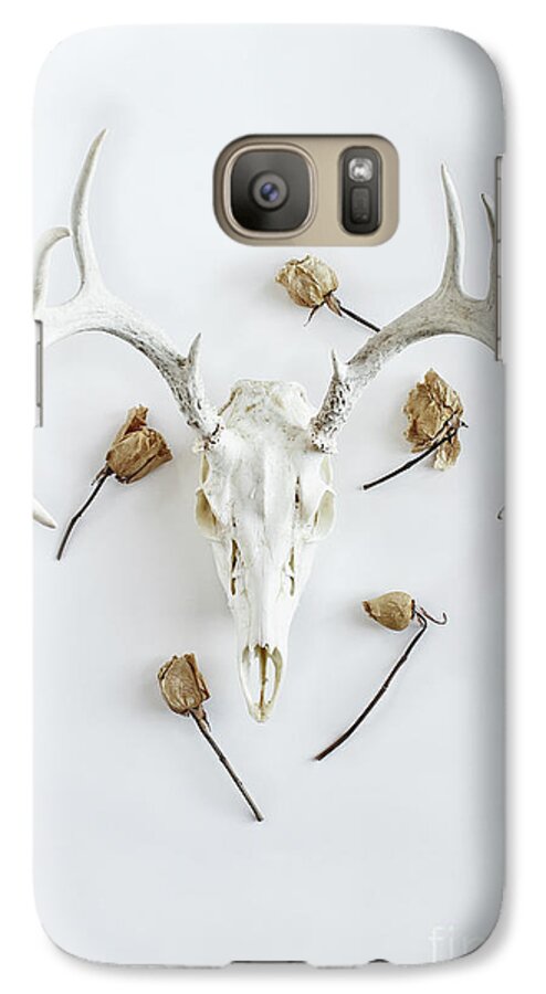 Deer Galaxy S7 Case featuring the photograph Deer skull with antlers and roses by Stephanie Frey