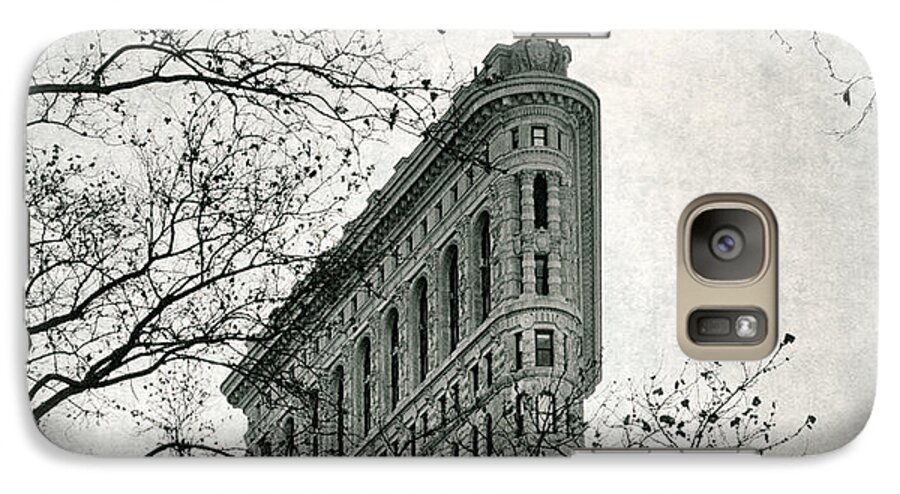 Flatiron Building Galaxy S7 Case featuring the photograph Flatiron Vintage by Jessica Jenney