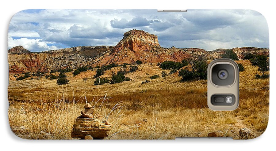 Ghost Ranch Galaxy S7 Case featuring the photograph Hiking Ghost Ranch New Mexico by Kurt Van Wagner