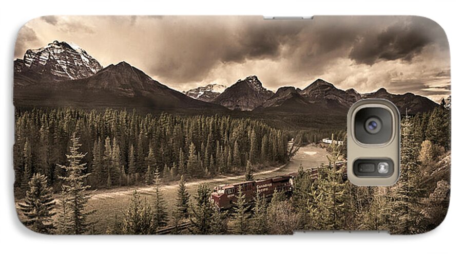Morant's Curve Galaxy S7 Case featuring the photograph Long Train Running by John Poon