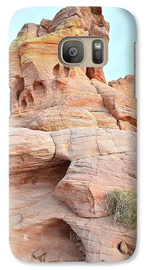 Valley Of Fire Galaxy S7 Case featuring the photograph Peak of Color in Valley of Fire by Ray Mathis