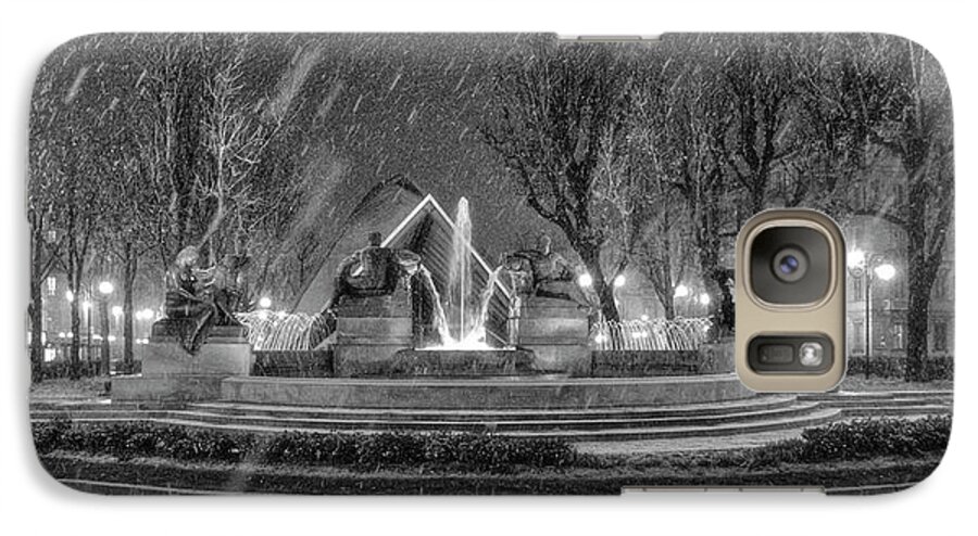 Fontana Galaxy S7 Case featuring the photograph Piazza Solferino in Winter-1 by Sonny Marcyan