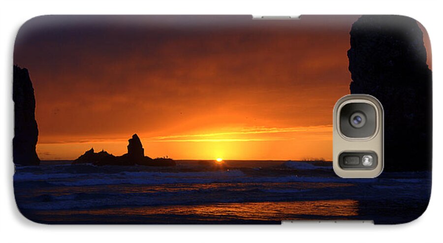 Sunset Galaxy S7 Case featuring the photograph Rock Sunset by Jerry Cahill