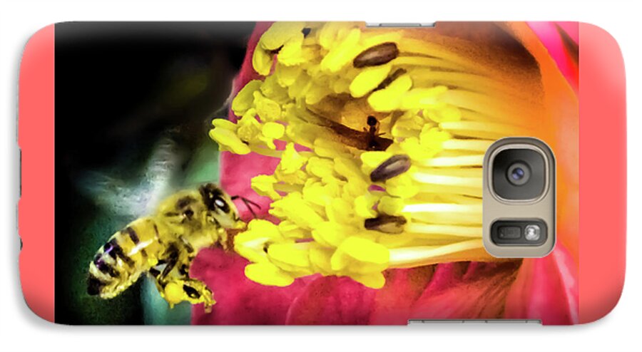Honeybee Galaxy S7 Case featuring the photograph Soul Of Life by Karen Wiles