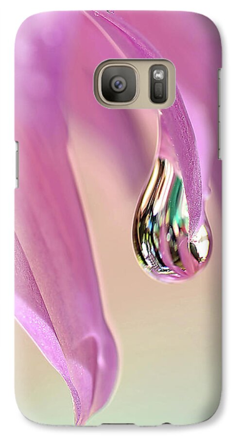 Spring Raindrop Galaxy S7 Case featuring the photograph Spring Raindrop by Kaye Menner by Kaye Menner