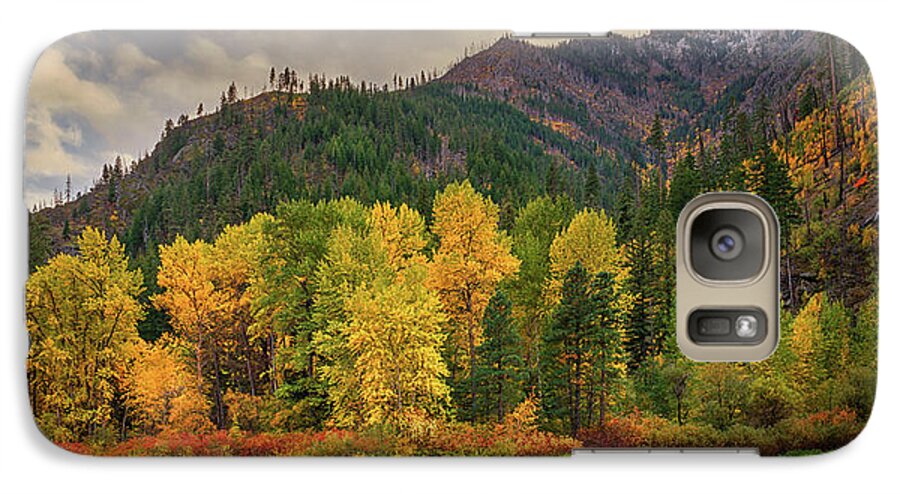 Fall Galaxy S7 Case featuring the photograph Picturesque Tumwater Canyon by Dan Mihai