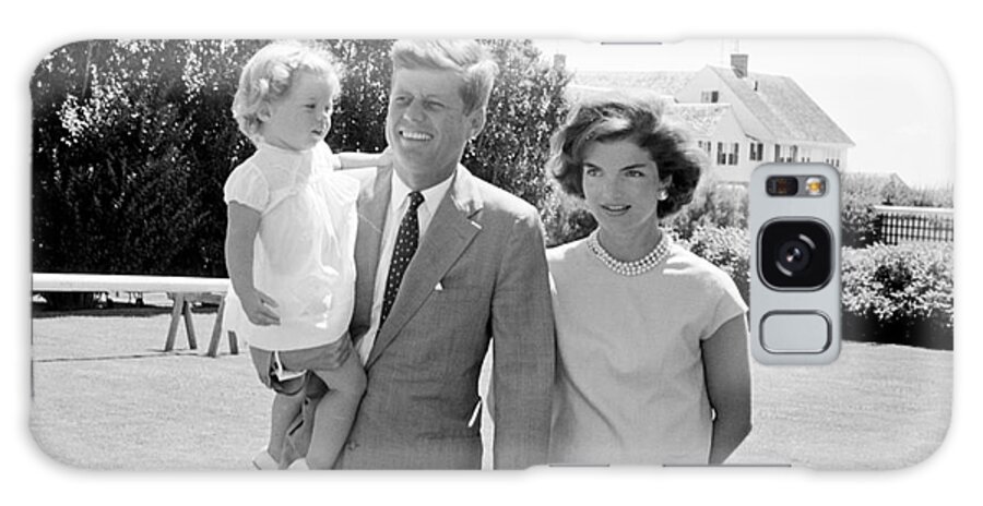 Senator John F. Kennedy Galaxy Case featuring the photograph John F. Kennedy with Jacqueline and Caroline 1959 by The Harrington Collection