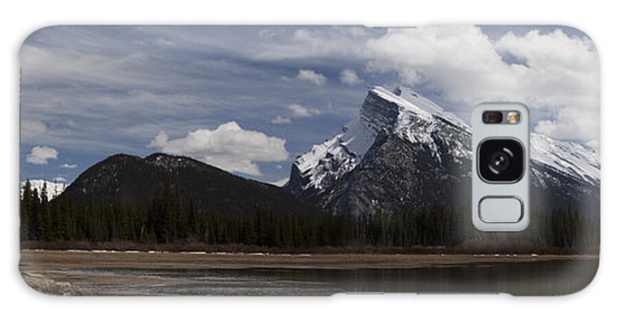 Landscape Galaxy Case featuring the photograph Mount Rundle and Vermilion Lake #1 by Tony Mills