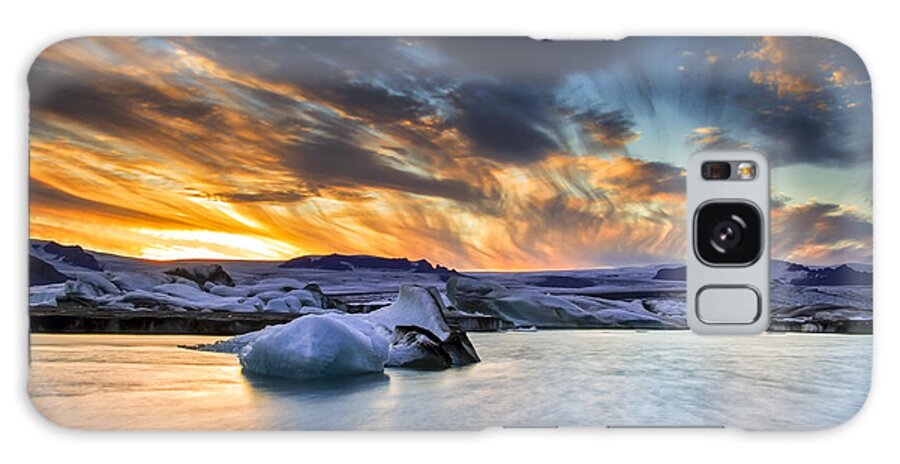 Sunset Galaxy Case featuring the photograph sunset at Jokulsarlon iceland #2 by Gunnar Orn Arnason