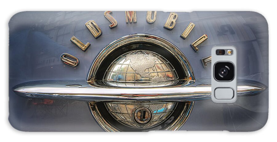 1952 Oldsmobile Logo Galaxy Case featuring the photograph 1952 Oldsmobile logo by Arttography LLC