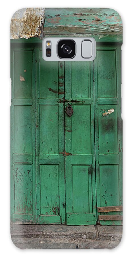 Description Galaxy Case featuring the photograph Old Doors India, Varanasi #2 by Stereostok