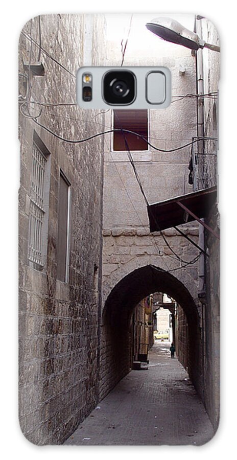 Aleppo Galaxy S8 Case featuring the photograph Aleppo Alleyway04 by Mamoun Sakkal