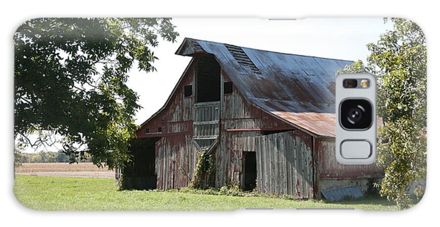 Missouri Galaxy Case featuring the photograph Barn in Missouri by Kathryn Cornett