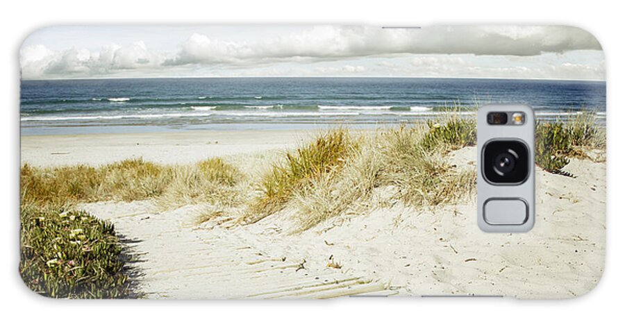 Beach Galaxy S8 Case featuring the photograph Beach view by Les Cunliffe